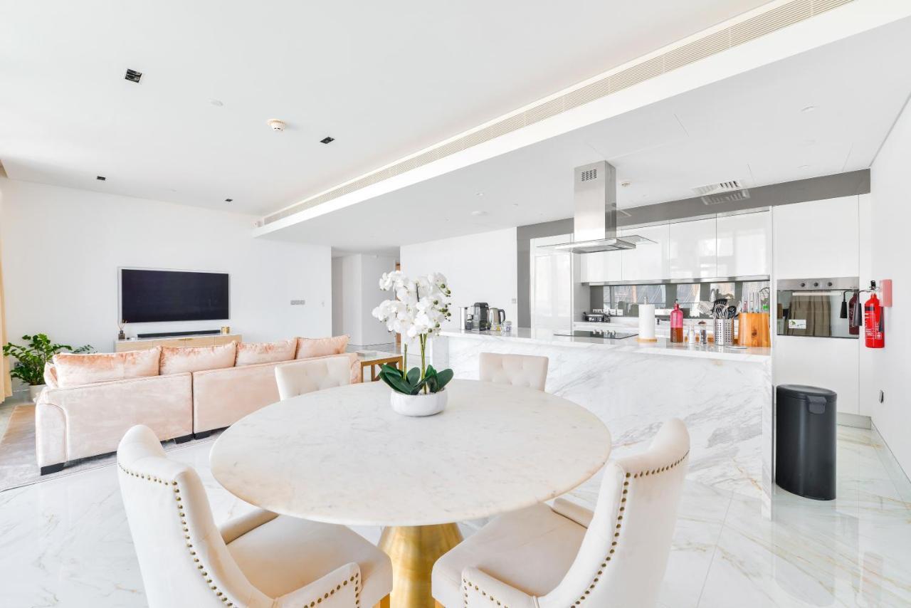 Luxury 2 Bedroom Beachfront Apt W Stunning Sea View Dubai Exterior foto
